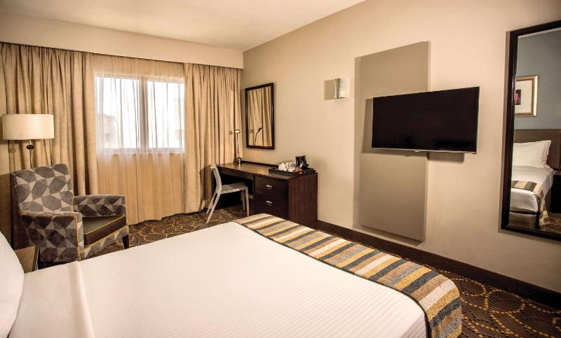 Standard Queen Room image 1