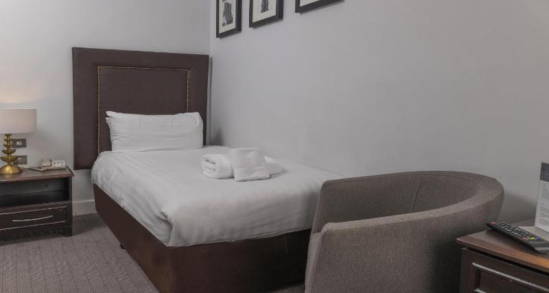 Standard Single Room image 4