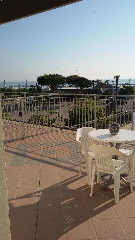 Triple Room with Sea View image 2