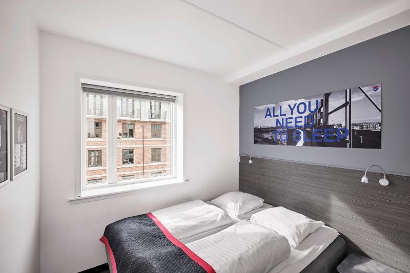 Commodore Room image 1