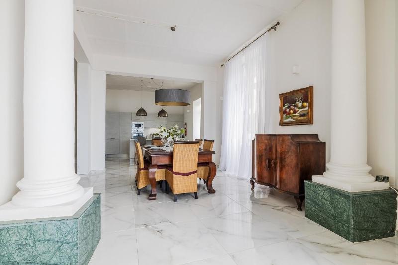 Bright 3BR with Sea Views in Central Sliema by Buena Vista - image 10