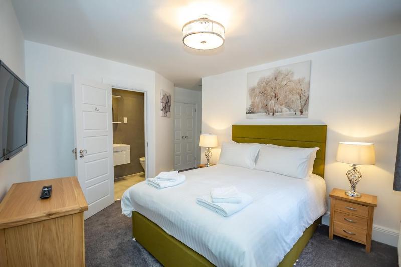 Four-Bedroom House image 4