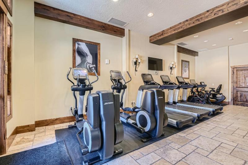 Park City Lux Dream Ski-In Out at Canyons Village! 521H by SkyRun Park City - image 28