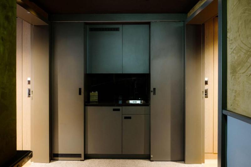 Two-Bedroom Suite image 3