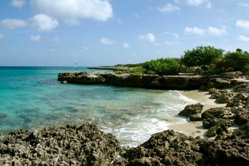 OJ88 - Private Villa with pool - 5 min from Palm Beach - 4BR house - image 2