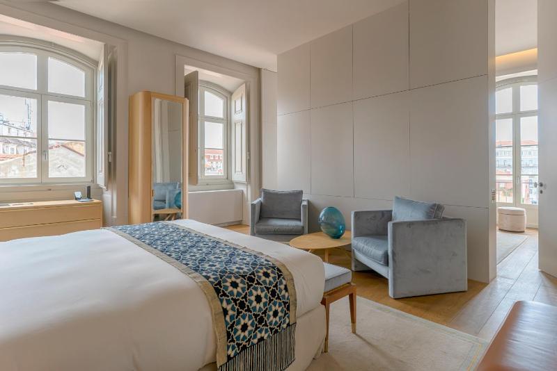 Premium Suite image 4