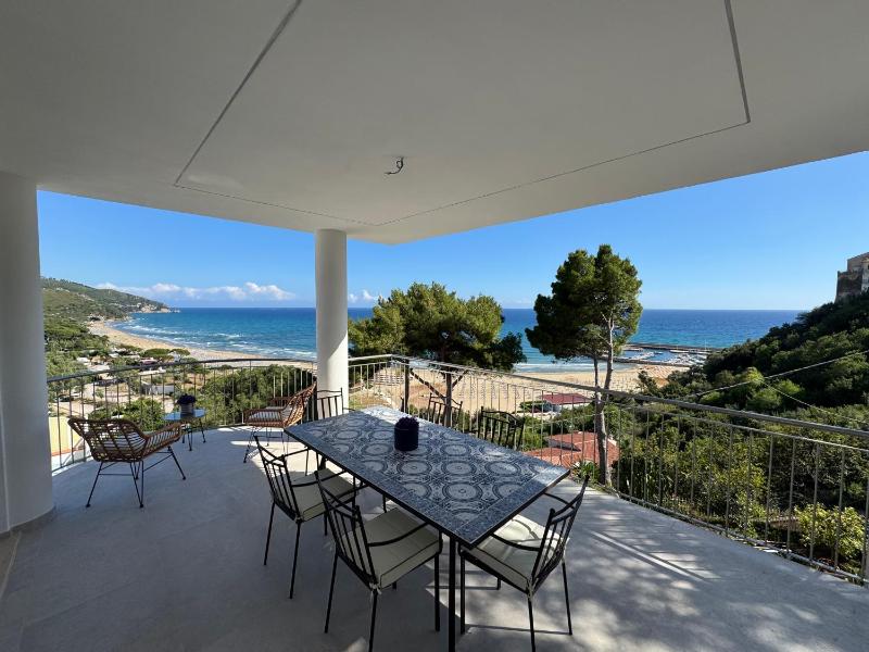 Two-Bedroom Deluxe Apartment with Balcony image 1