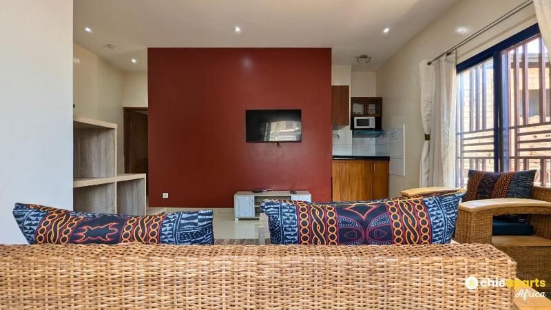 Chic appart avec parking et belle vue - image 11