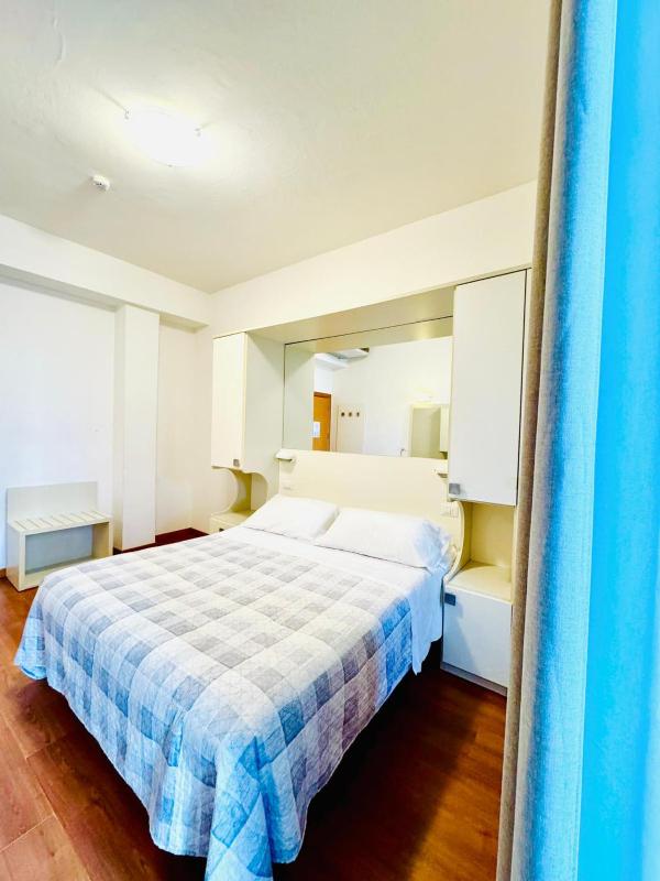 Double Room image 1