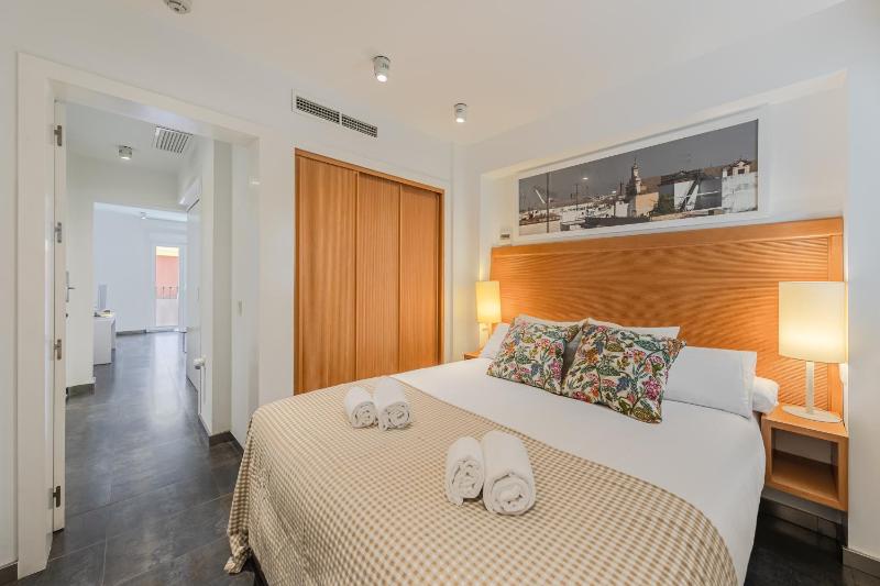 One-Bedroom Apartment (1-4 Adults) image 4