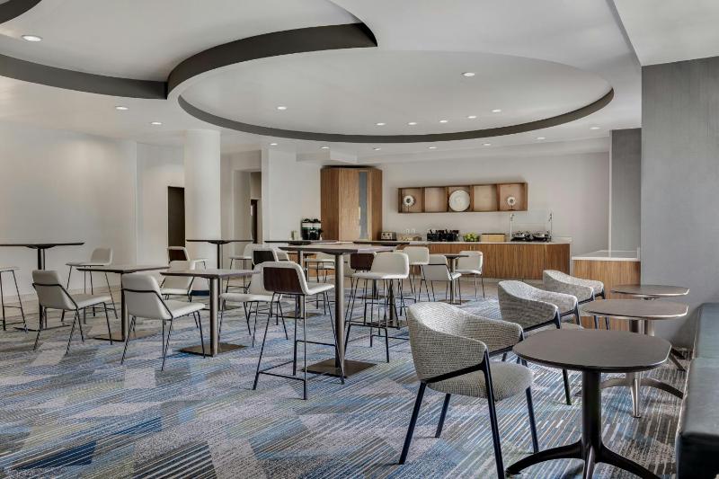 SpringHill Suites by Marriott Jacksonville North I-95 Area - image 9