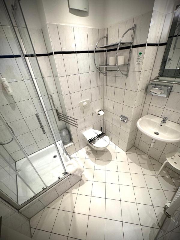 Double Room image 2