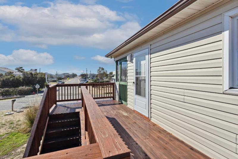 5165 - Holden Inn - image 22
