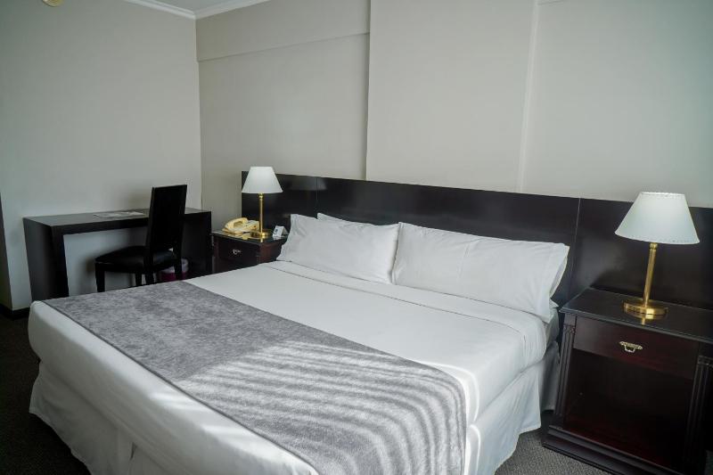 Plaza Real Suites Hotel - image 49
