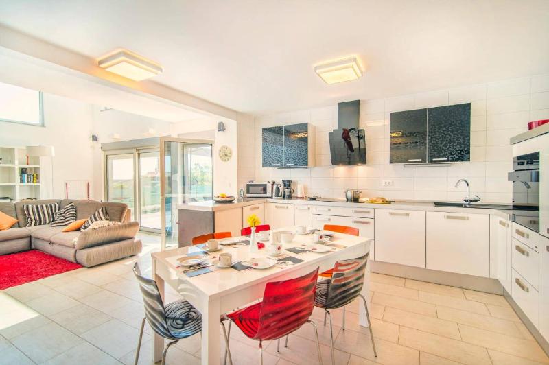 Villa Tammy by Villa Plus - image 15