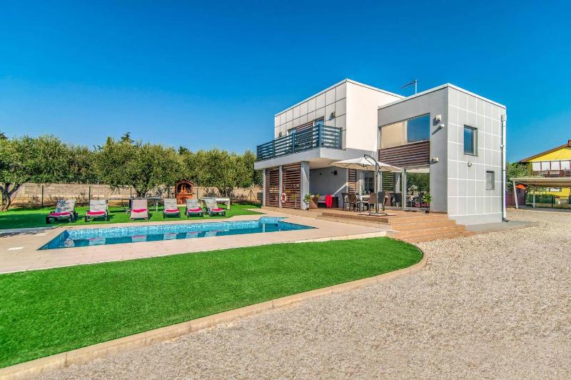 Villa Tammy by Villa Plus - image 21