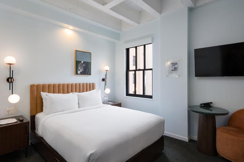 Cozy Room, 1 Queen image 4