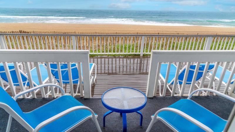 Ocean Front King image 2