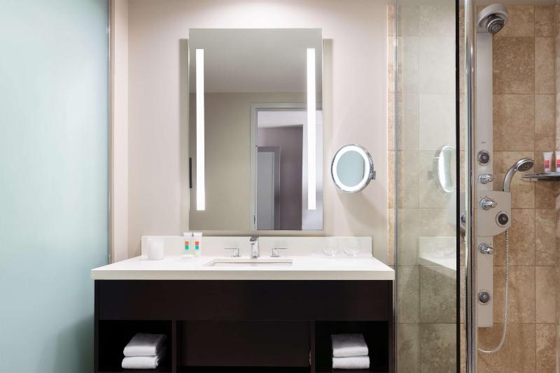 King Room image 4