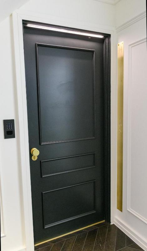 Superior King Suite image 2