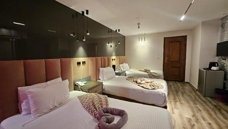 Aura Garden City Hotel - image 16