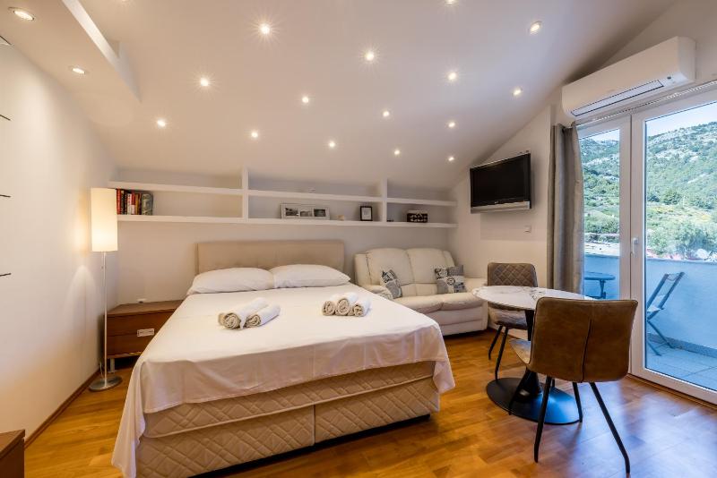 Bolotel Family & Studio Stay - image 25