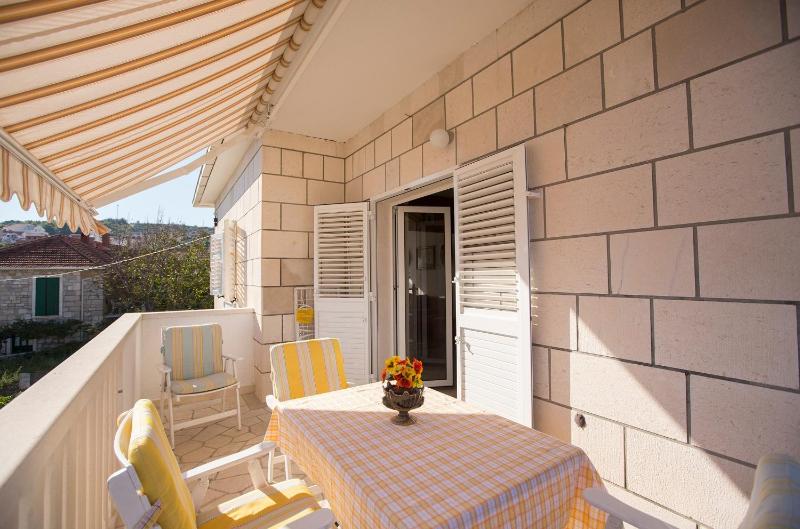 Two-Bedroom Apartment with Balcony and Sea View image 3