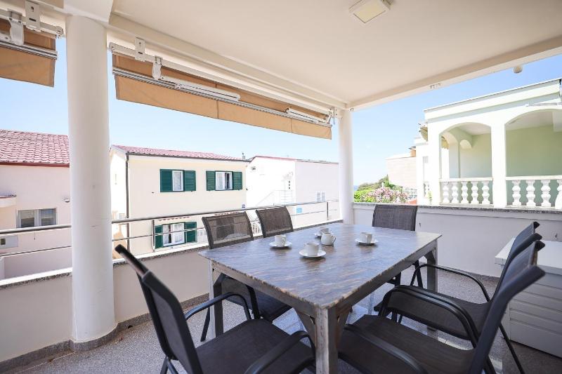 Two-Bedroom Apartment with Terrace and Sea View image 3