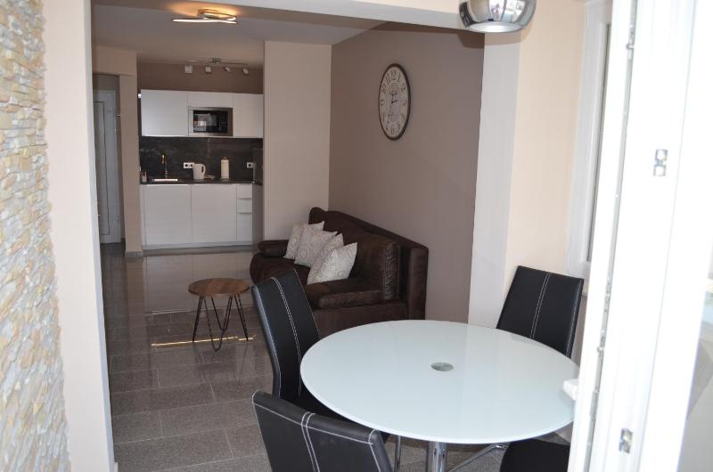 Two-Bedroom Apartment with Terrace and Sea View image 4