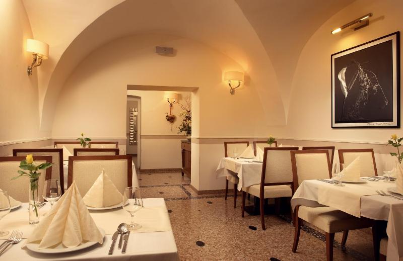 Hotel Ambassador - image 17
