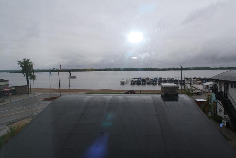 Guest room, 2 Queen, Lake view image 2