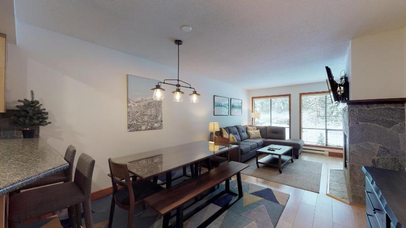 Ski inSki out - Steam shower - Roof top Hot tub- Air Conditioning - image 16