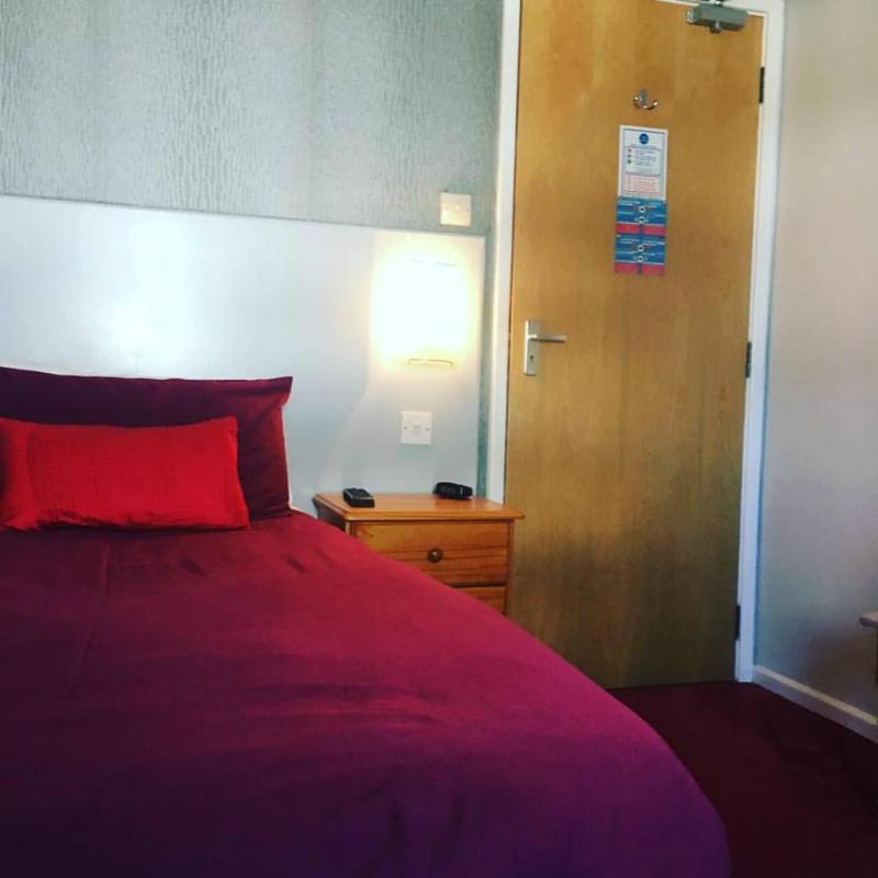 Single Room image 2