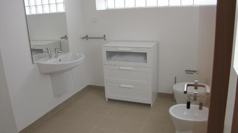 Double Room with Balcony image 2