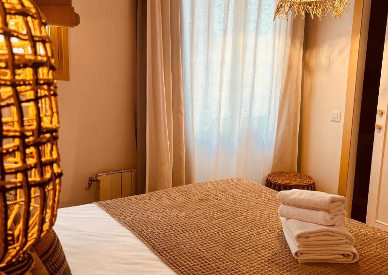 Economy Double Room image 2