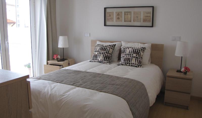 Double Room with Pool View image 1