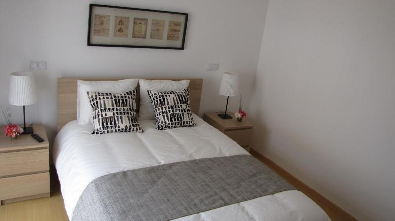 Double Room with Pool View image 3