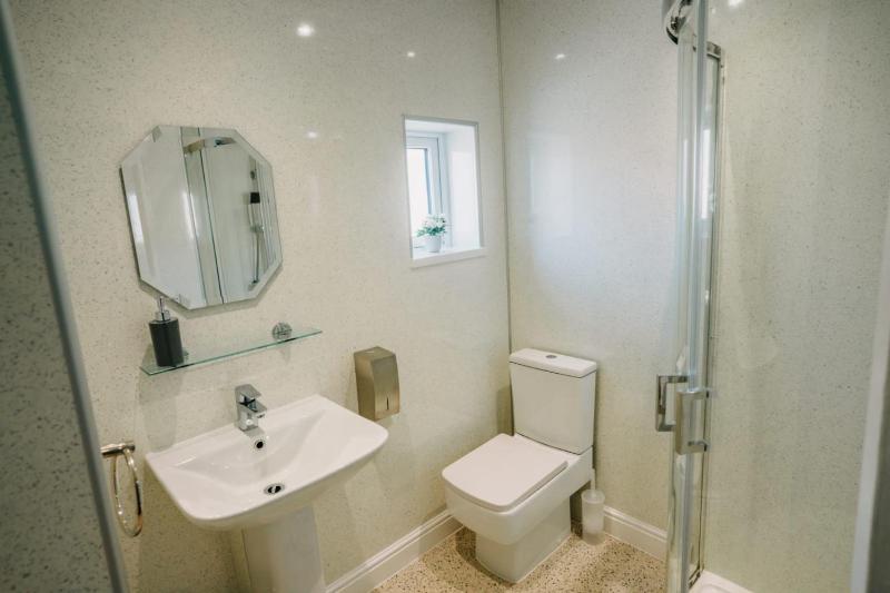 Deluxe Triple Room image 2