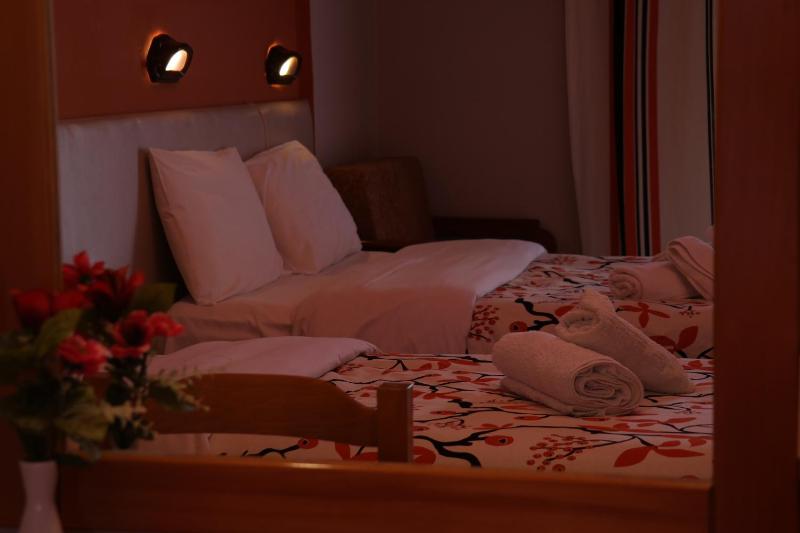 Double or Twin Room with Mountain View image 2