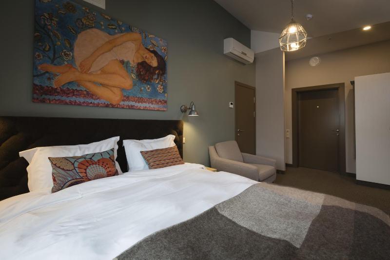 Standard Double or Twin Room image 4