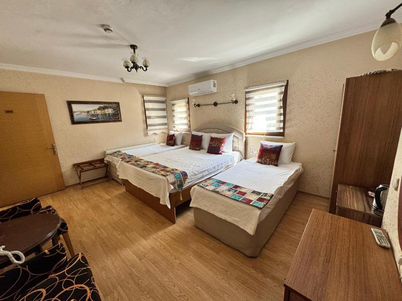 Standard Triple Room image 1
