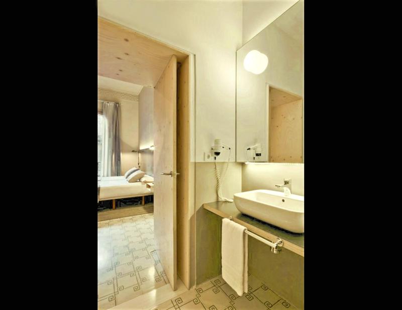 Standard Triple Studio image 4