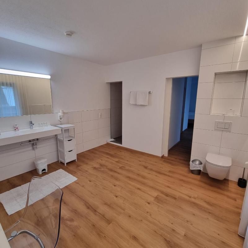 Deluxe Double Room with Balcony image 2
