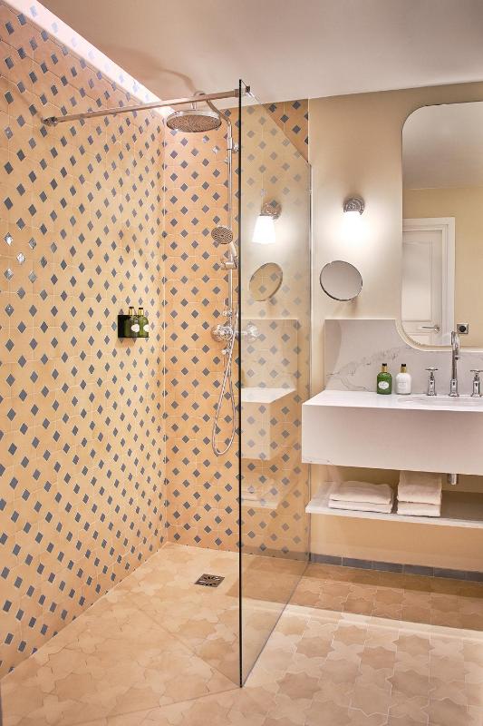 Superior Double Room image 4