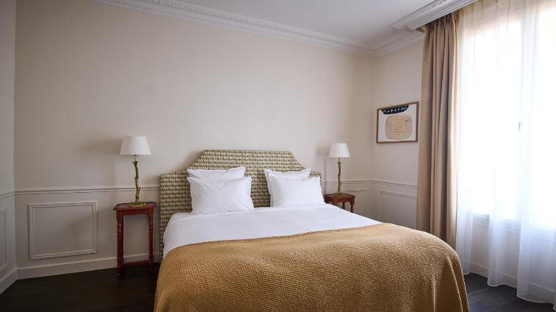 Deluxe Double Room image 4