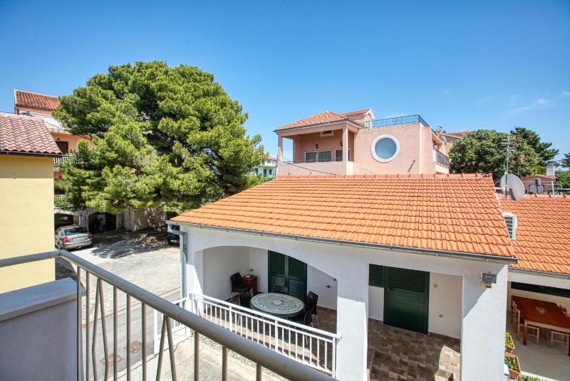 Three-Bedroom Apartment with Terrace and Sea View image 3