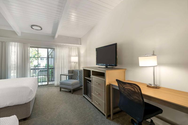 Double Room with Two Double Beds - Non Smoking image 4