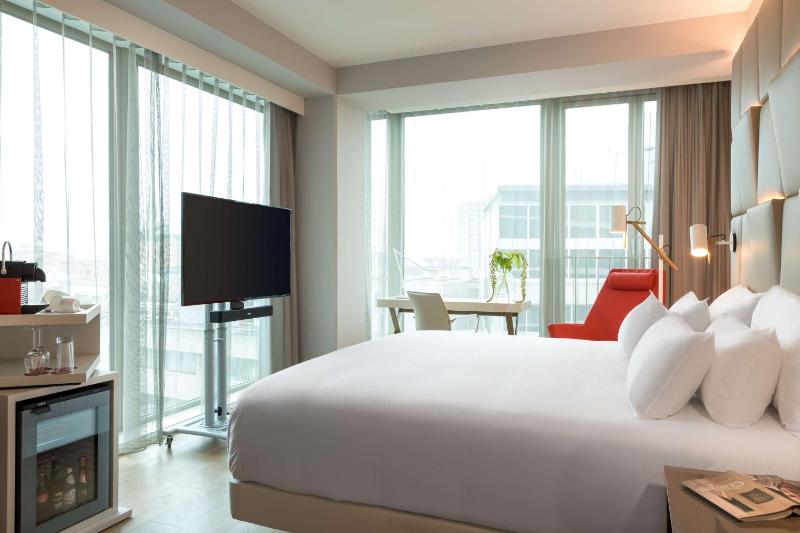 Family Adjoining Room (2 Adults + 2 Children) image 4