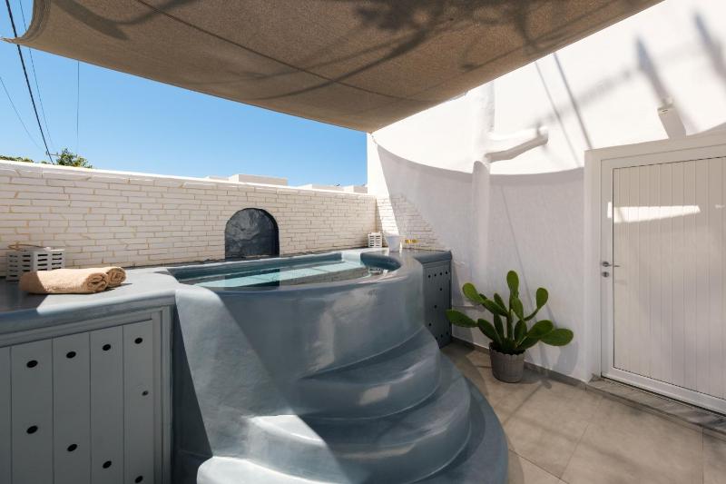 Junior Suite with external Hot Tub image 1