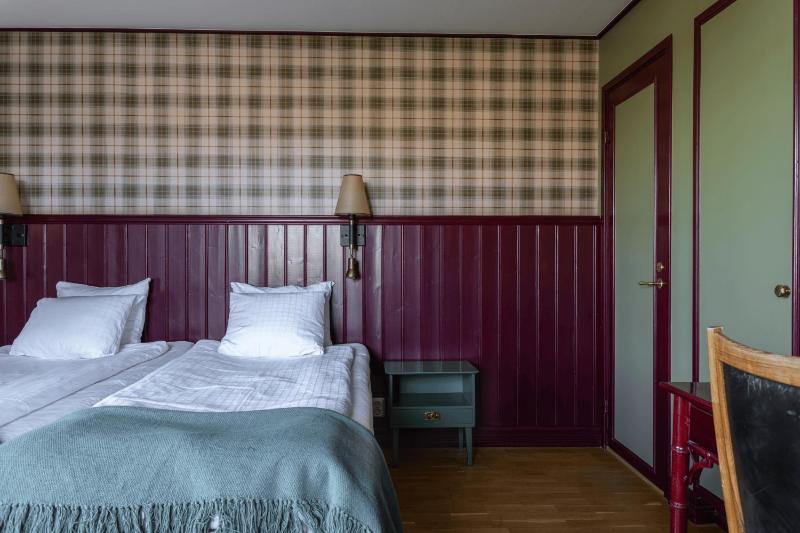Standard Twin Room with Garden View image 2